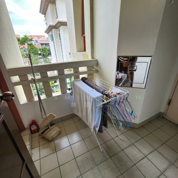 Palm Haven Condominium For Sale at S$ 1,600,000 | PropertyGuru Singapore - Balcony