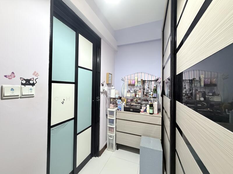 Master Room (Movable wardrobe)