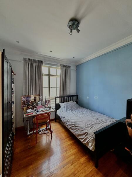 For Sale - Kew Green