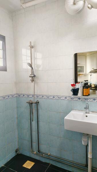 656B Jurong West Street 61, 656B Jurong West Street 61, Room Rental, 120 sqft, HDB Flat For Rent, by James Li, 500048674 - Bathroom - PropertyGuru.com.sg
