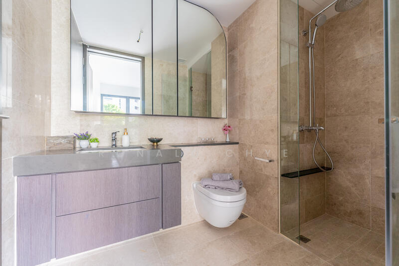 Avenue South Residence, 11 Silat Avenue, 2 Bedrooms, 657 sqft, Condominium For Rent, by Ronald Chye, 500048682 - Bathroom - PropertyGuru.com.sg