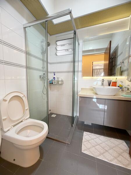 8B Upper Boon Keng Road HDB Flat For Sale at S$ 1,350,000 | PropertyGuru Singapore - Common bathroom 