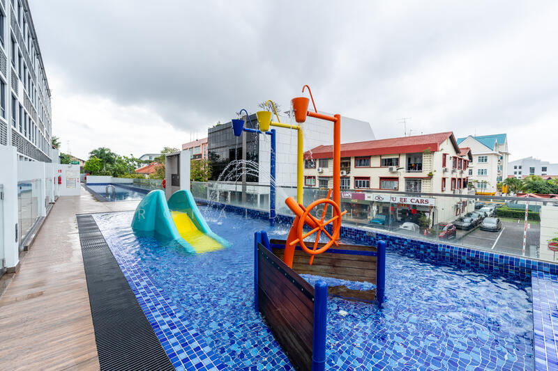 Sycamore Tree, 2 Fowlie Road, 1 Bedroom, 377 sqft, Apartment For Rent, by Ronald Chye, 500048699 - Pool - PropertyGuru.com.sg