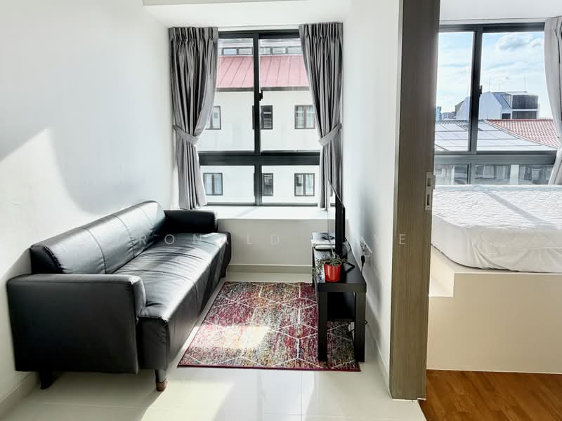 Sycamore Tree, 2 Fowlie Road, 1 Bedroom, 377 sqft, Apartment For Rent, by Ronald Chye, 500048699 - Living Room - PropertyGuru.com.sg