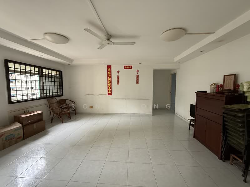 135 Jalan Bukit Merah, 135 Jalan Bukit Merah, 4 Bedrooms, 1,291 sqft, HDB Flat For Sale, by Ron Chong, 500048716 - Living Room - PropertyGuru.com.sg