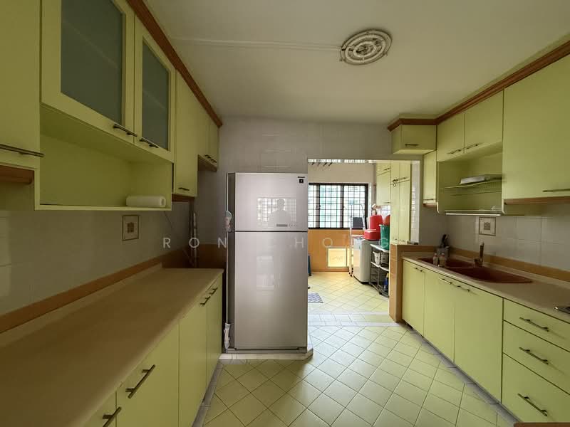 135 Jalan Bukit Merah, 135 Jalan Bukit Merah, 4 Bedrooms, 1,291 sqft, HDB Flat For Sale, by Ron Chong, 500048716 - Kitchen - PropertyGuru.com.sg