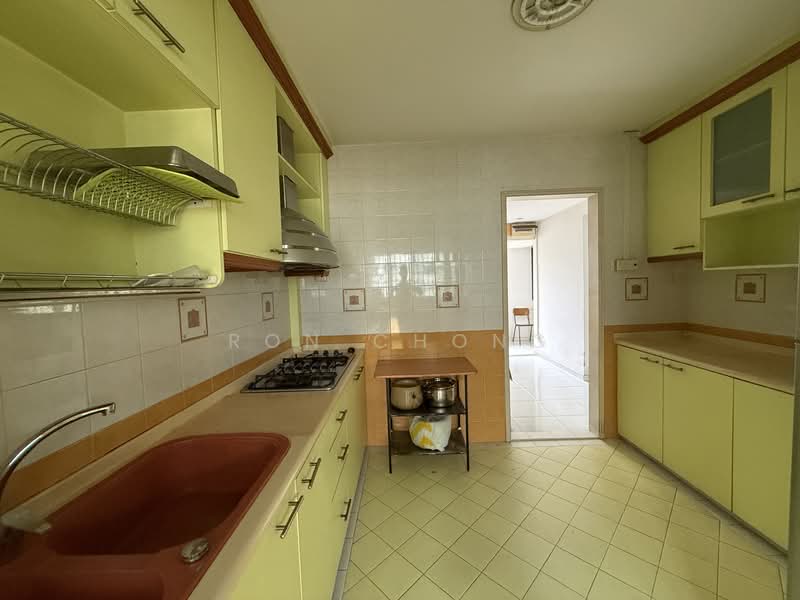 135 Jalan Bukit Merah, 135 Jalan Bukit Merah, 4 Bedrooms, 1,291 sqft, HDB Flat For Sale, by Ron Chong, 500048716 - Kitchen - PropertyGuru.com.sg