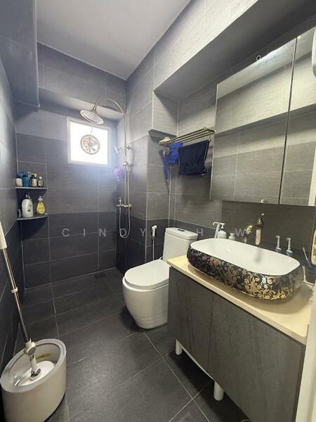 174B Edgedale Plains HDB Flat For Sale at S$ 888,000 | PropertyGuru Singapore - Bathroom