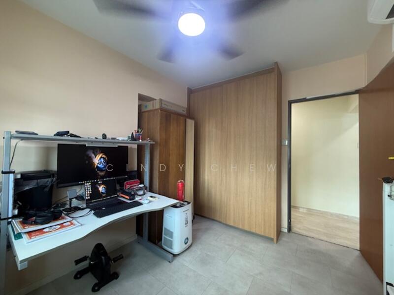 174B Edgedale Plains HDB Flat For Sale at S$ 888,000 | PropertyGuru Singapore - Study