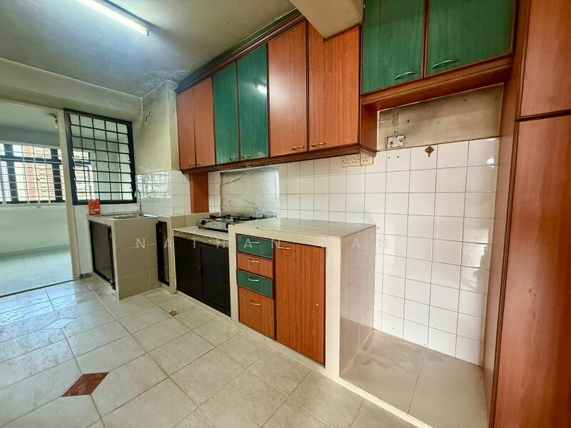 160 Mei Ling Street HDB Flat For Sale at S$ 428,000 | PropertyGuru Singapore - Kitchen
