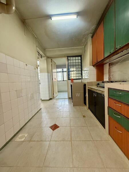 160 Mei Ling Street HDB Flat For Sale at S$ 428,000 | PropertyGuru Singapore - Kitchen