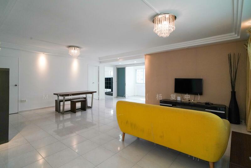 238 Pasir Ris Street 21 HDB Flat For Sale at S$ 850,000 | PropertyGuru Singapore - Living Room