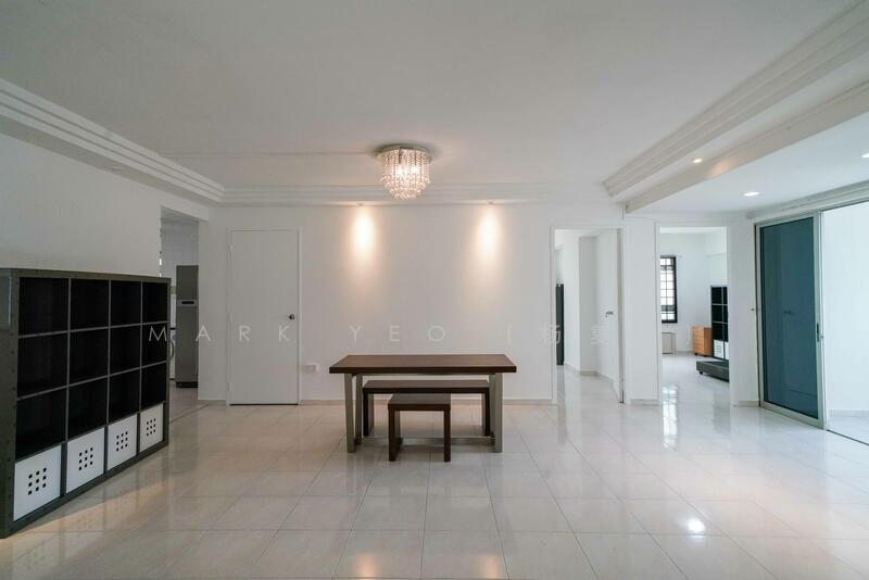 238 Pasir Ris Street 21 HDB Flat For Sale at S$ 850,000 | PropertyGuru Singapore - Living Room