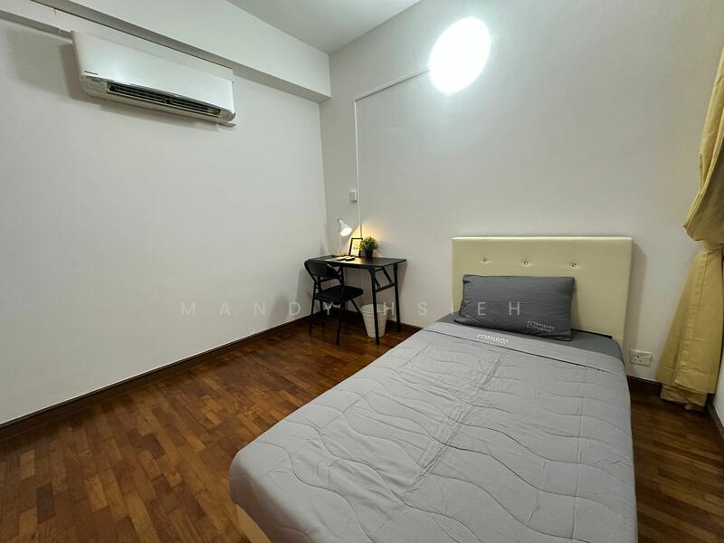 Fernwood Towers, 24 Fernwood Terrace, Room Rental, 168 sqft, Condominium For Rent, by Mandy Hsieh, 500048789 - Bedroom - PropertyGuru.com.sg