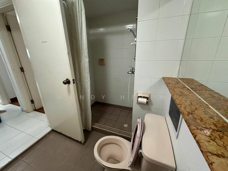 Fernwood Towers, 24 Fernwood Terrace, Room Rental, 168 sqft, Condominium For Rent, by Mandy Hsieh, 500048789 - Bathroom - PropertyGuru.com.sg