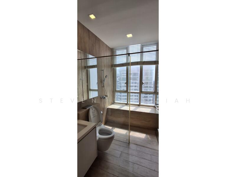 Master Ensuite Toilet