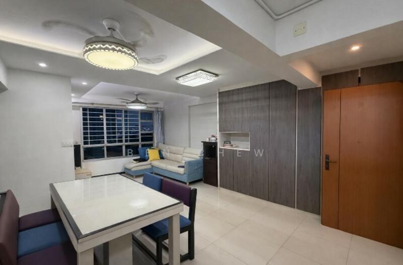 93B Telok Blangah Street 31 HDB Flat For Sale at S$ 1,030,000 | PropertyGuru Singapore - Living Room