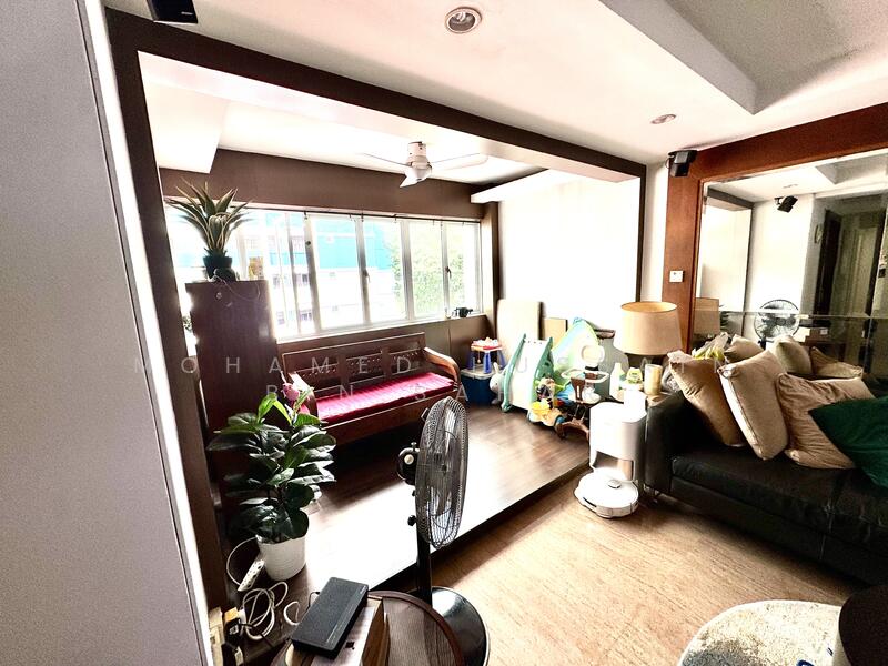 Balcony with Wooden platform 