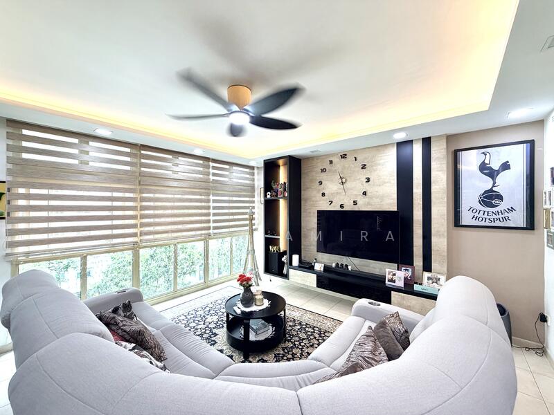 112 Edgefield Plains HDB Flat For Sale at S$ 655,000 | PropertyGuru Singapore - Living Room