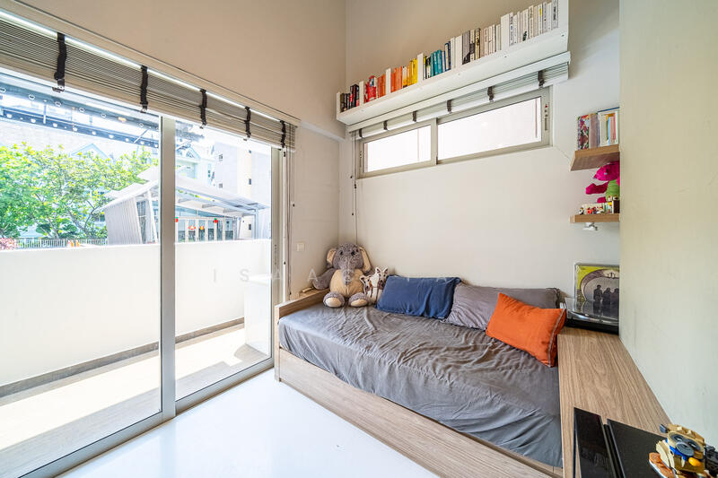 WhiteHaven Apartment For Sale at S$ 2,000,000 | PropertyGuru Singapore - Balcony