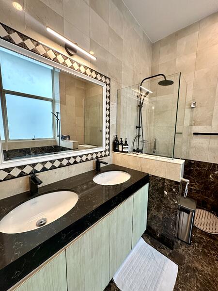 University Park Semi-Detached House For Sale at S$ 4,800,000 | PropertyGuru Singapore - Master Bathroom