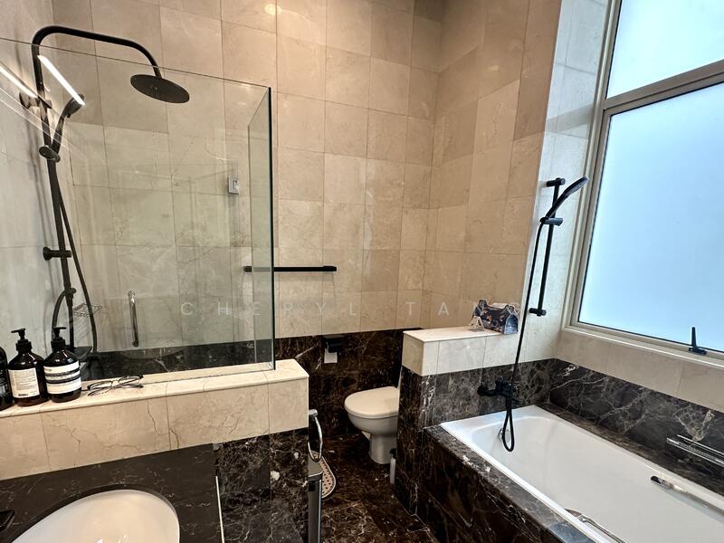University Park Semi-Detached House For Sale at S$ 4,800,000 | PropertyGuru Singapore - Master Bathroom