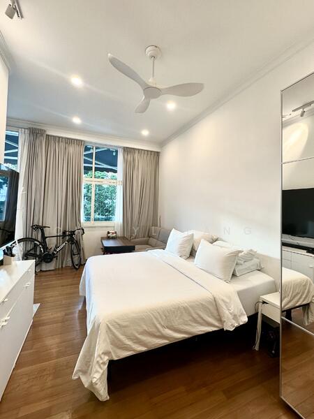 University Park Semi-Detached House For Sale at S$ 4,800,000 | PropertyGuru Singapore - Master Bedroom