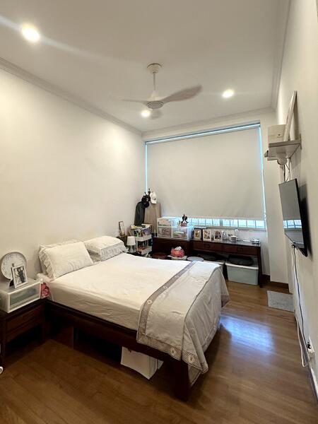 University Park Semi-Detached House For Sale at S$ 4,800,000 | PropertyGuru Singapore - Bedroom 3