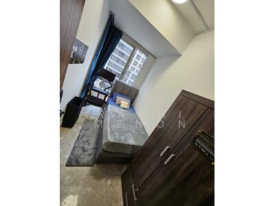 For Rent - UE Square