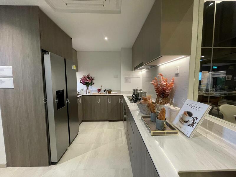 ⭐ Ai Tong less than 1KM! Beside MRT! Condominium For Sale at S$ 2,650,000 | PropertyGuru Singapore - Kitchen