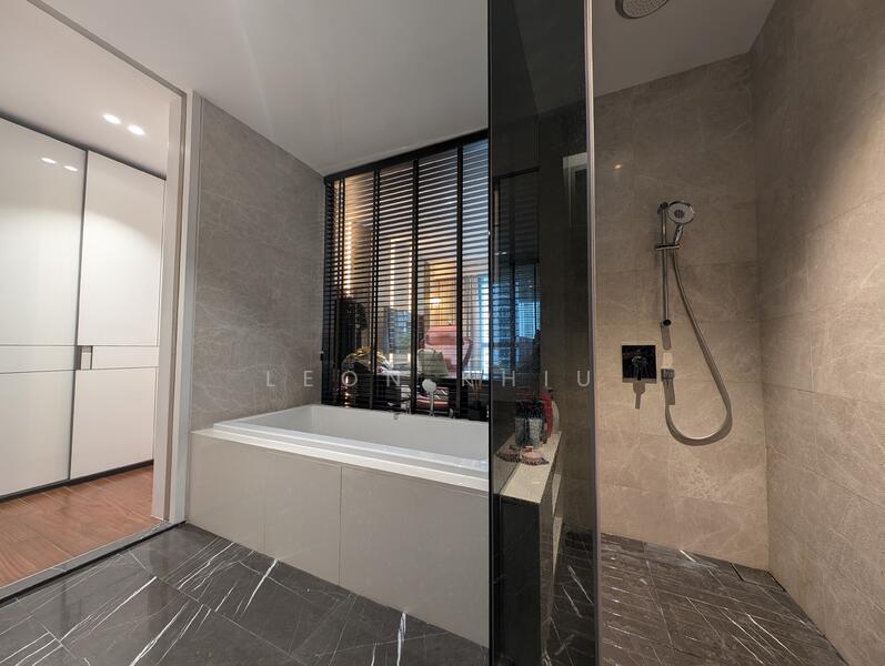 Amber Park Condominium For Sale at S$ 4,680,000 | PropertyGuru Singapore - Master Bathroom