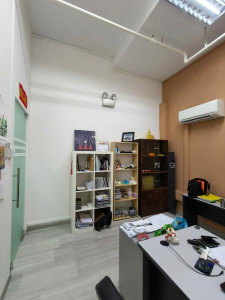 Oxley BizHub 2, 62 Ubi Road 1, 1,894 sqft, Light Industrial (B1) For Sale, by Sherman Ng, 500048950 - Study - CommercialGuru.com.sg