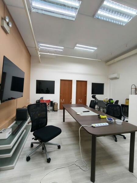 Oxley BizHub 2, 62 Ubi Road 1, 1,894 sqft, Light Industrial (B1) For Sale, by Sherman Ng, 500048950 - Study - CommercialGuru.com.sg
