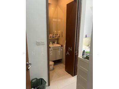 For Sale - 8 Farrer Suites