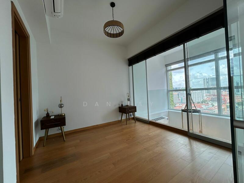 Icon Apartment For Sale at S$ 1,299,999 | PropertyGuru Singapore - Balcony