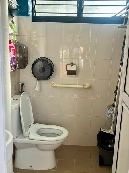624 Ang Mo Kio Avenue 4, 624 Ang Mo Kio Avenue 4, Room Rental, 150 sqft, HDB Flat For Rent, by Jackson Ho, 500049103 - Bathroom - PropertyGuru.com.sg