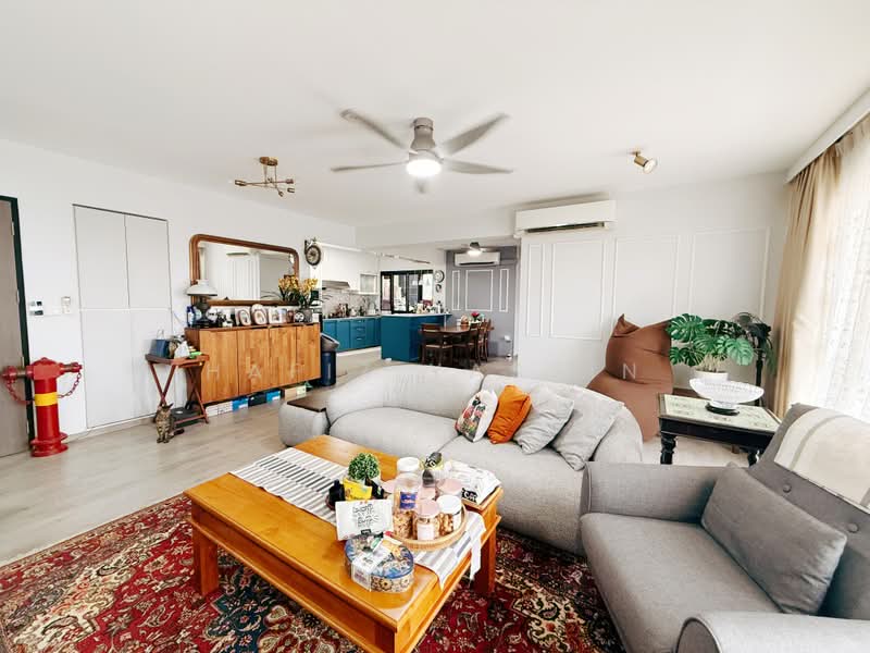 464A Bukit Batok West Avenue 8, 464A Bukit Batok West Avenue 8, 3 Bedrooms, 1,216 sqft, HDB Flat For Sale, by Hafiz Yassin, 500049139 - Living Room - PropertyGuru.com.sg