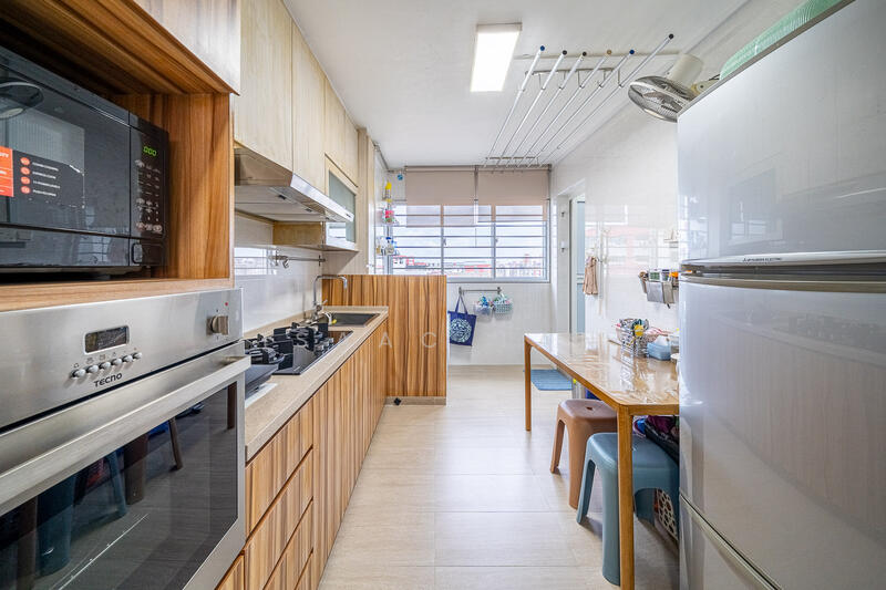 613 Hougang Avenue 8 HDB Flat For Sale at S$ 585,000 | PropertyGuru Singapore - Kitchen