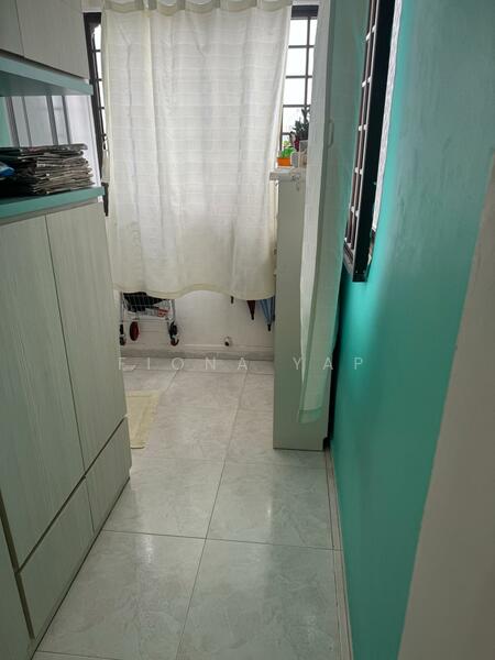 417 Jurong West Street 42 HDB Flat For Sale at S$ 530,000 | PropertyGuru Singapore - Kitchen