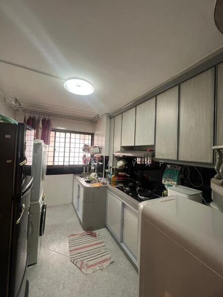 417 Jurong West Street 42 HDB Flat For Sale at S$ 530,000 | PropertyGuru Singapore - Kitchen