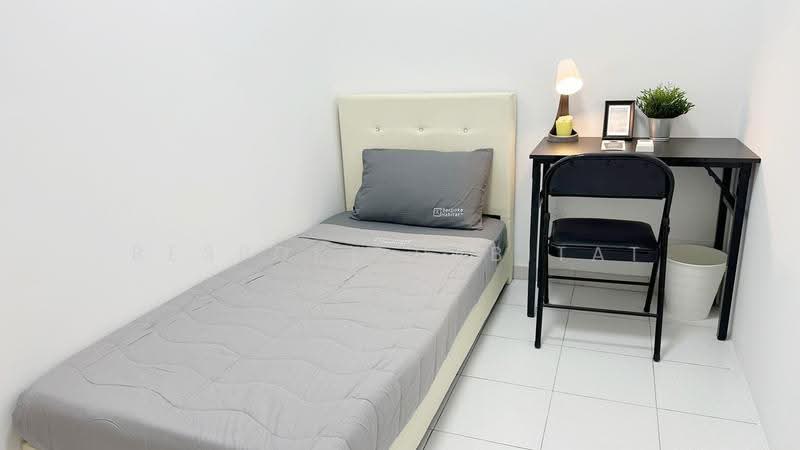 Fernwood Towers, 26 Fernwood Terrace, East Coast / Marine Parade, Room Rental, 100 sqft, Condominium For Rent, by Bespoke Habitat Pte Ltd, 500049237 - 07-02 ECON1 - PropertyGuru.com.sg