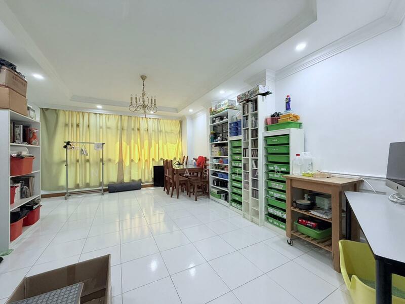 472 Segar Road HDB Flat For Sale at S$ 630,000 | PropertyGuru Singapore - Living Room