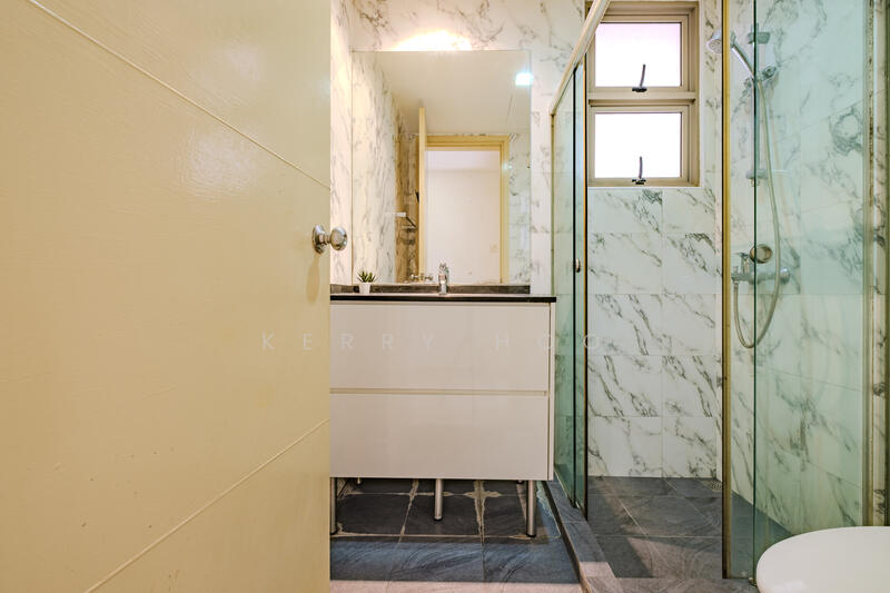 Sunville, 20 Saint Michael's Road, 4 Bedrooms, 1,152 sqft, Condominium For Rent, by Kerry Hoo, 500049310 - Bathroom - PropertyGuru.com.sg