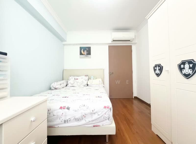 377A Hougang Street 32 HDB Flat For Sale at S$ 1,130,000 | PropertyGuru Singapore - Bedroom