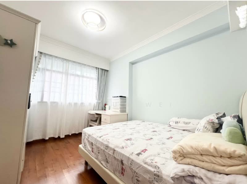 377A Hougang Street 32 HDB Flat For Sale at S$ 1,130,000 | PropertyGuru Singapore - Bedroom