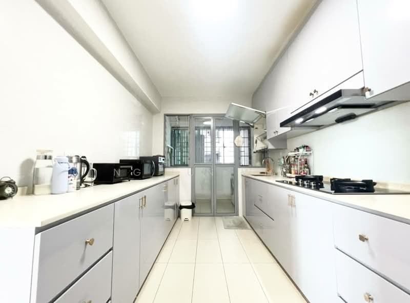 377A Hougang Street 32 HDB Flat For Sale at S$ 1,130,000 | PropertyGuru Singapore - Kitchen