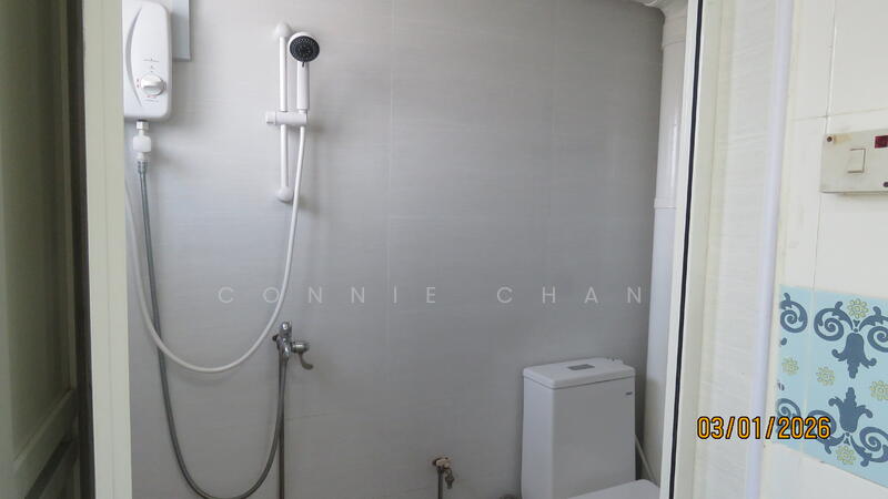 HDB, Pasir Ris Drive 6, 3 Bedrooms, 104 sqft, HDB Flat For Rent, by Connie Chan, 500049395 - Bathroom - PropertyGuru.com.sg