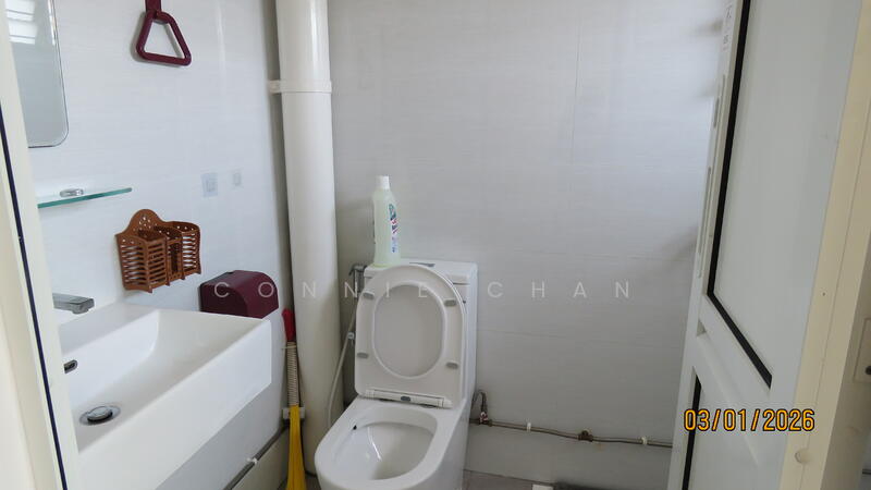 HDB, Pasir Ris Drive 6, 3 Bedrooms, 104 sqft, HDB Flat For Rent, by Connie Chan, 500049395 - Bathroom - PropertyGuru.com.sg