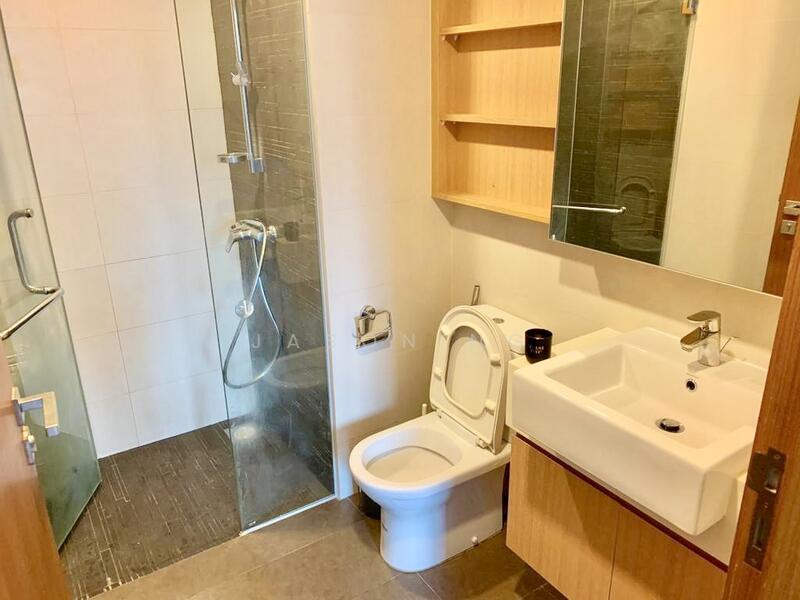 The Interweave Condominium For Sale at S$ 770,000 | PropertyGuru Singapore - Bathroom