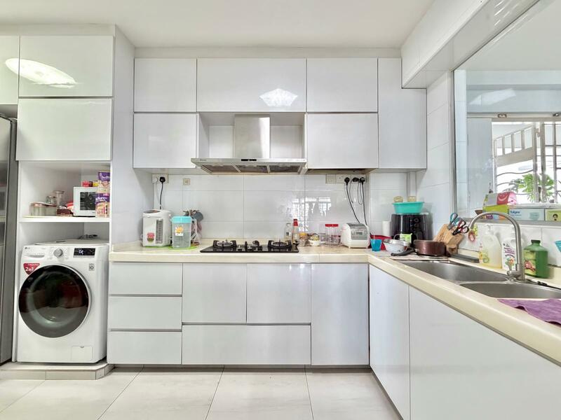 641B Punggol Drive HDB Flat For Sale at S$ 718,000 | PropertyGuru Singapore - Kitchen